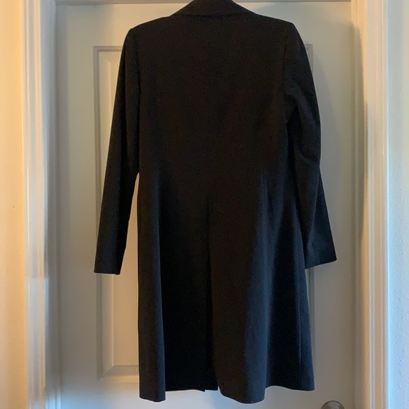 Long, fitted black blazer from Apostrophe. Excellent condition. - Picture 4 of 5